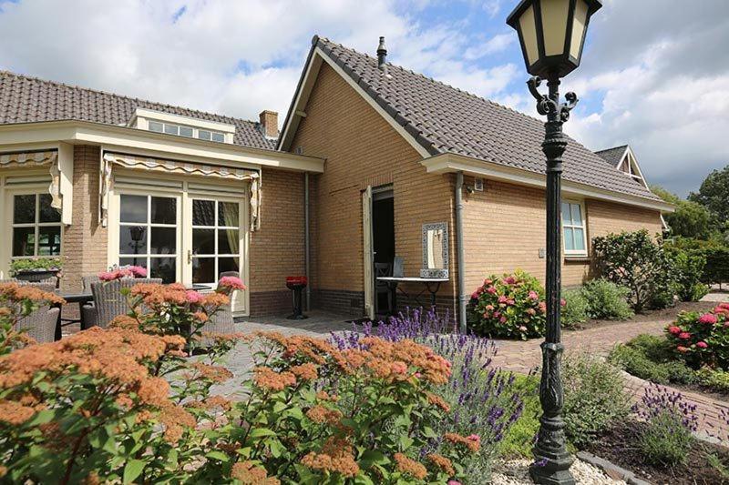 Het Jaarsveldhof Bed & Breakfast Montfoort Bagian luar foto
